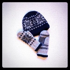 Fleece lined hat and mittens
